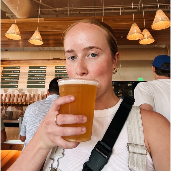 Meet your Posher, Madison - Picture 1 of 1